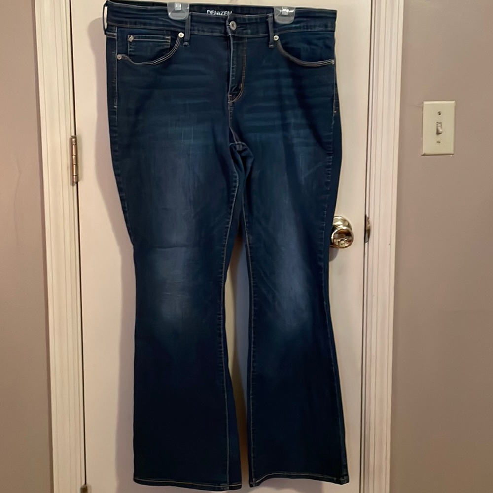 Levi’s Modern Boot Cut jeans